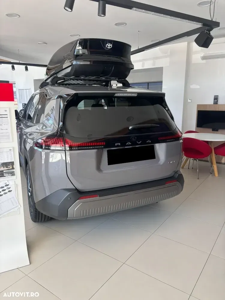 Toyota RAV4 — imagine 3