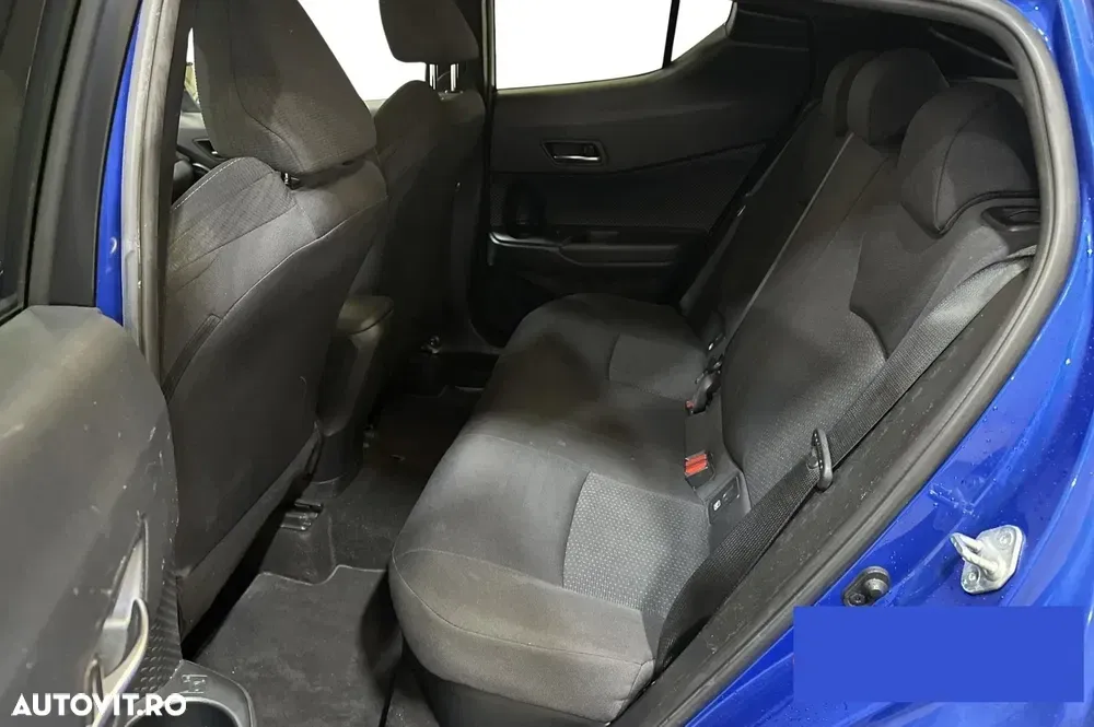 Toyota C-HR Lounge — imagine 4