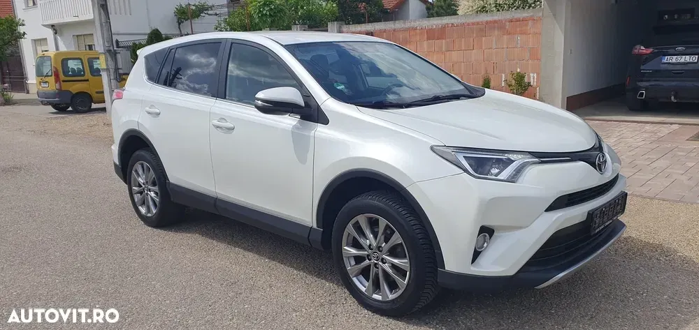 Toyota RAV4 — imagine 3