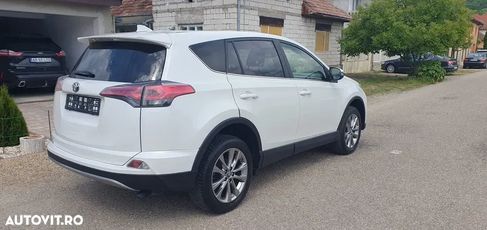 Toyota RAV4 — imagine 4