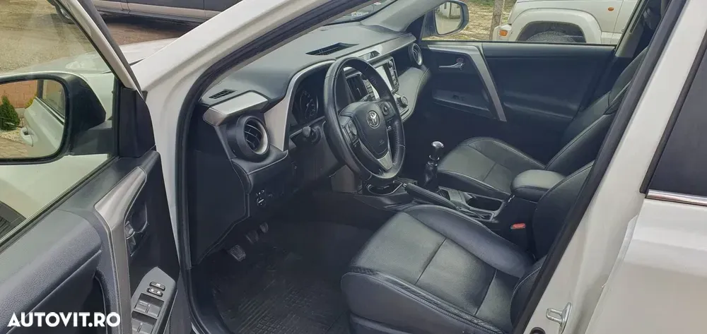 Toyota RAV4 — imagine 6