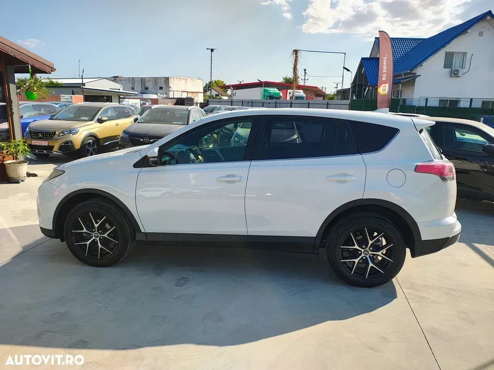 Toyota RAV4 2.0 D-4D 4x2 Start-Stop Executive — imagine 3