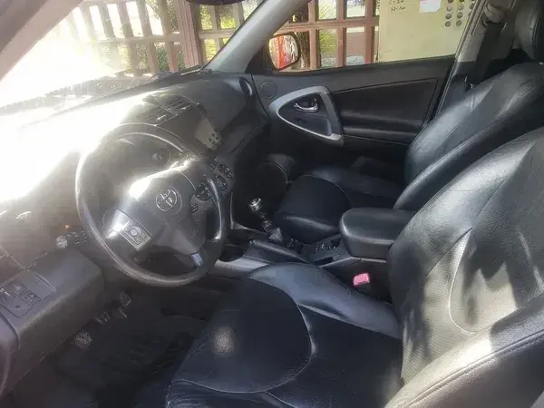 Toyota RAV4 III 2.2 D-CAT 4x4 Executive