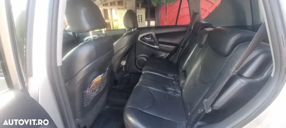 Toyota RAV4 III 2.2 D-CAT 4x4 Executive — imagine 3