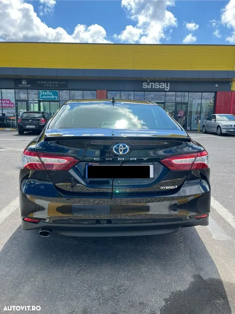 Toyota Camry VIII 2.5 Exclusive — imagine 3