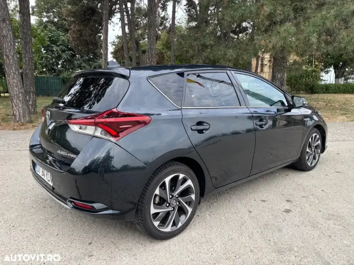 Toyota Auris II 1.8 L VVT-i HSD Sol