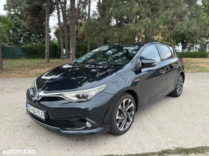 Toyota Auris II 1.8 L VVT-i HSD Sol