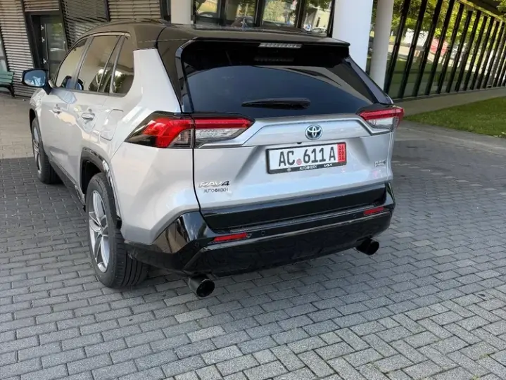 Toyota RAV4 V
