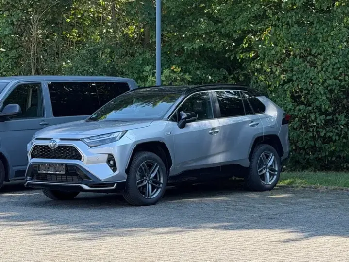 Toyota RAV4 V