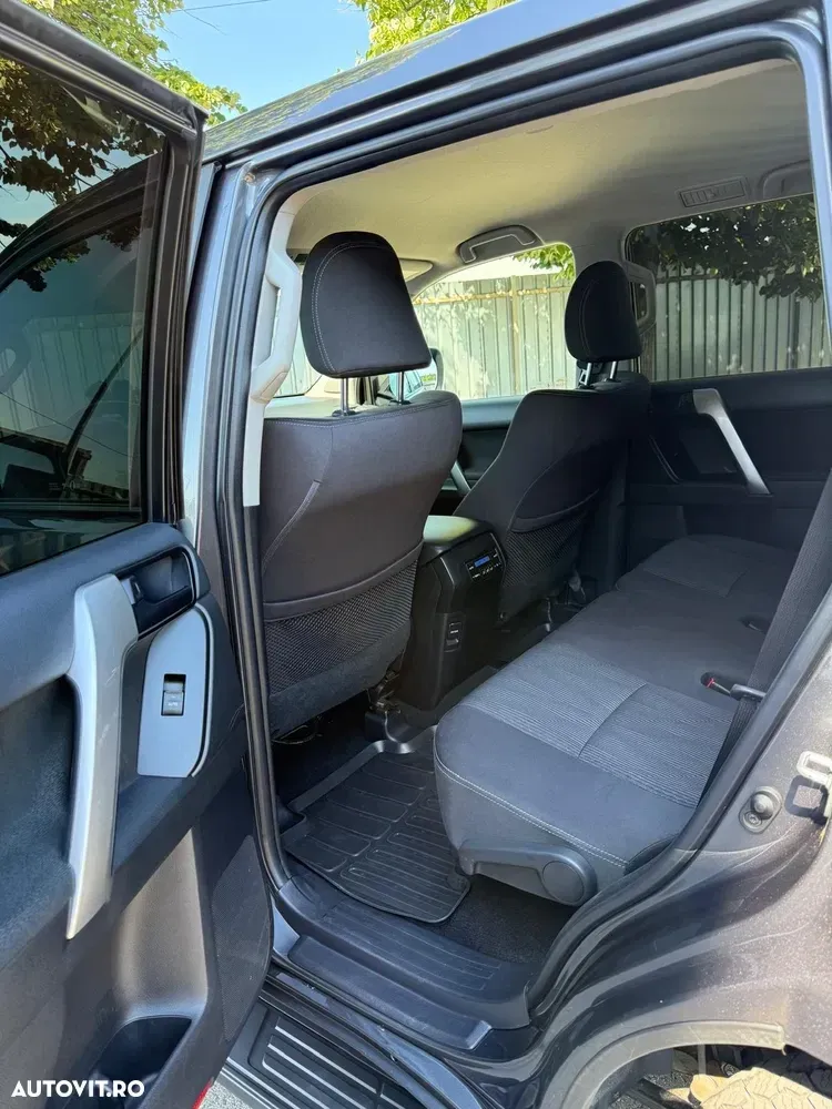 Toyota Land Cruiser 2.8 D-4D Automatik Executive — imagine 6