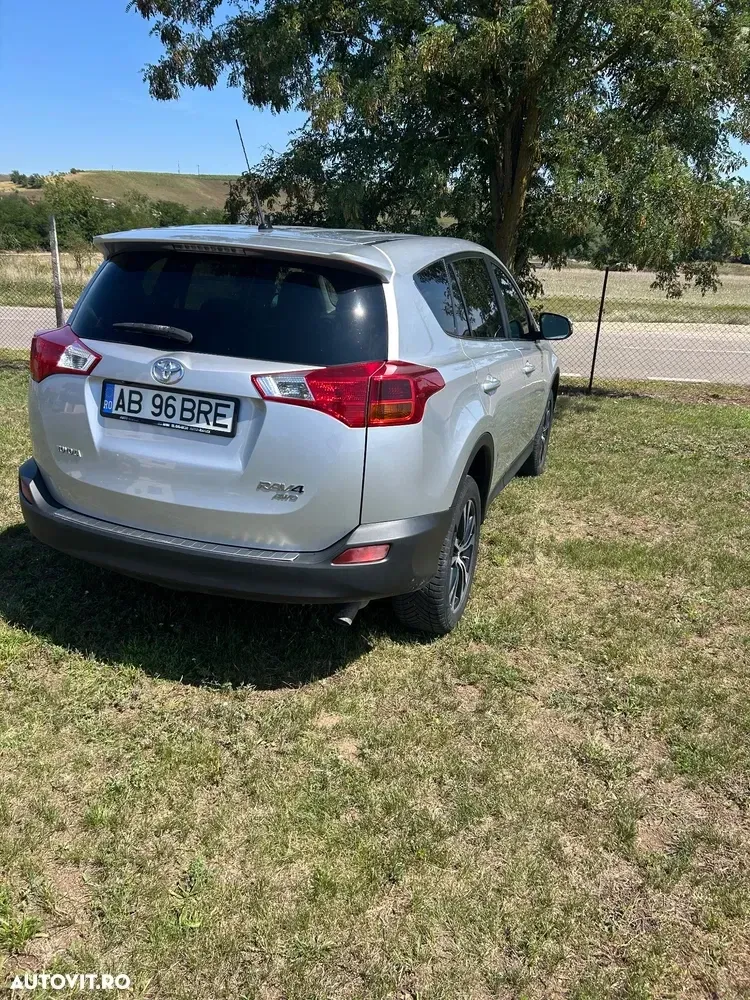 Toyota RAV4 IV 2.2 D-4CAT 4WD Aut Luxury 18" — imagine 6