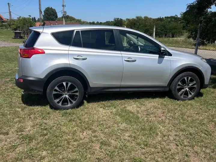 Toyota RAV4 IV 2.2 D-4CAT 4WD Aut Luxury 18"