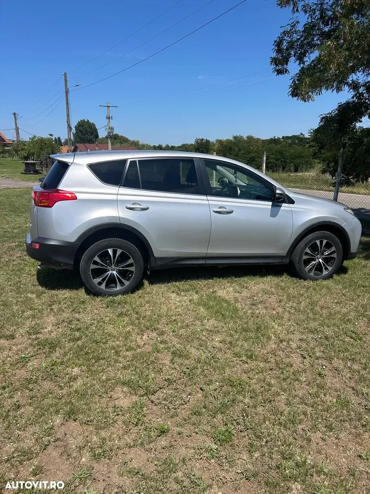 Toyota RAV4 IV 2.2 D-4CAT 4WD Aut Luxury 18" — imagine 5