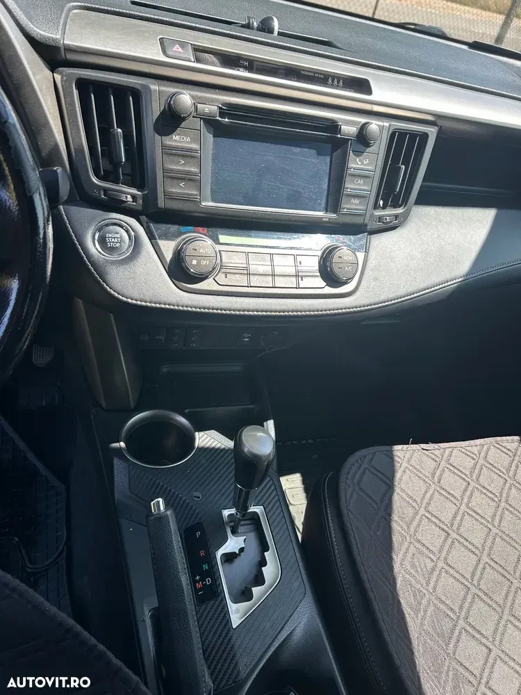 Toyota RAV4 IV 2.2 D-4CAT 4WD Aut Luxury 18" — imagine 2