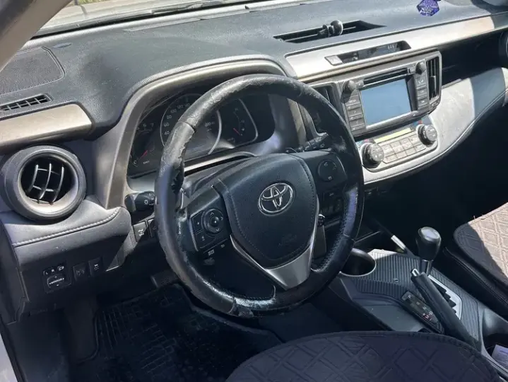 Toyota RAV4 IV 2.2 D-4CAT 4WD Aut Luxury 18"
