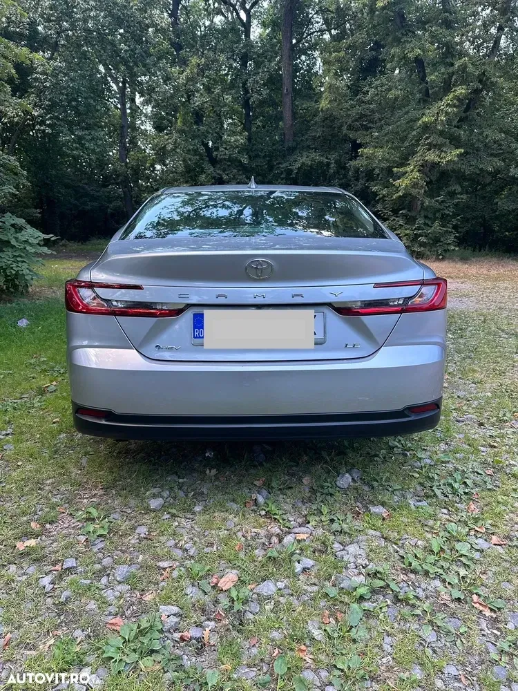 Toyota Camry — imagine 2