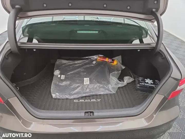 Toyota Camry VIII 2.5 Business
