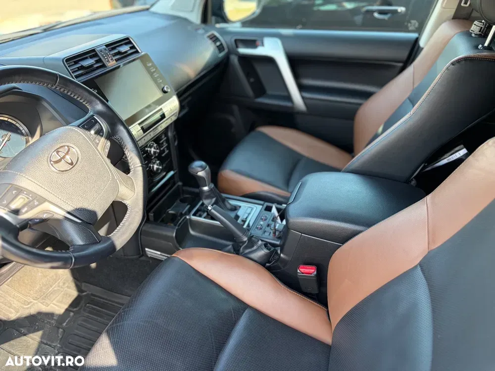 Toyota Land Cruiser 2.8l D-4D 204 CP A/T Luxury Black Matte Edition — imagine 6