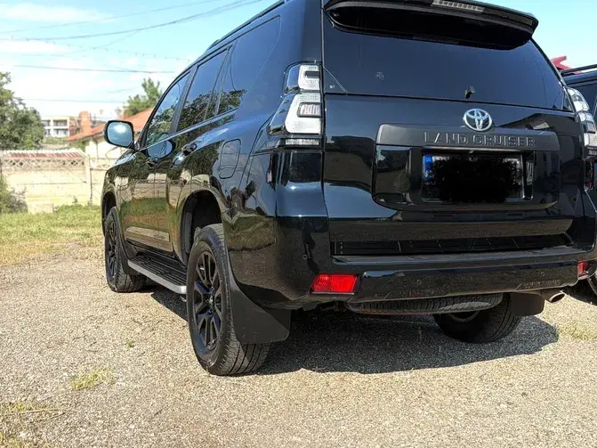 Toyota Land Cruiser 2.8l D-4D 204 CP A/T Luxury Black Matte Edition