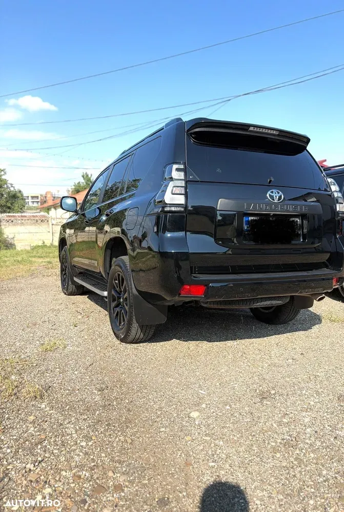 Toyota Land Cruiser 2.8l D-4D 204 CP A/T Luxury Black Matte Edition — imagine 2