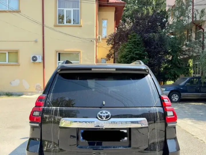 Toyota Land Cruiser 2.8l Turbo D-4D M/T Executive