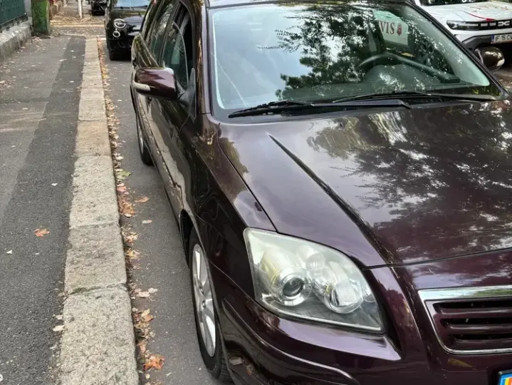 Toyota Avensis II