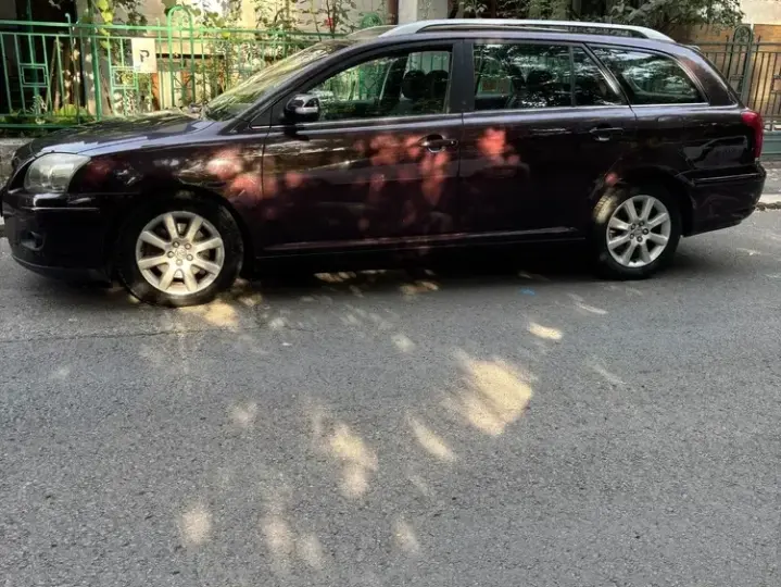 Toyota Avensis II