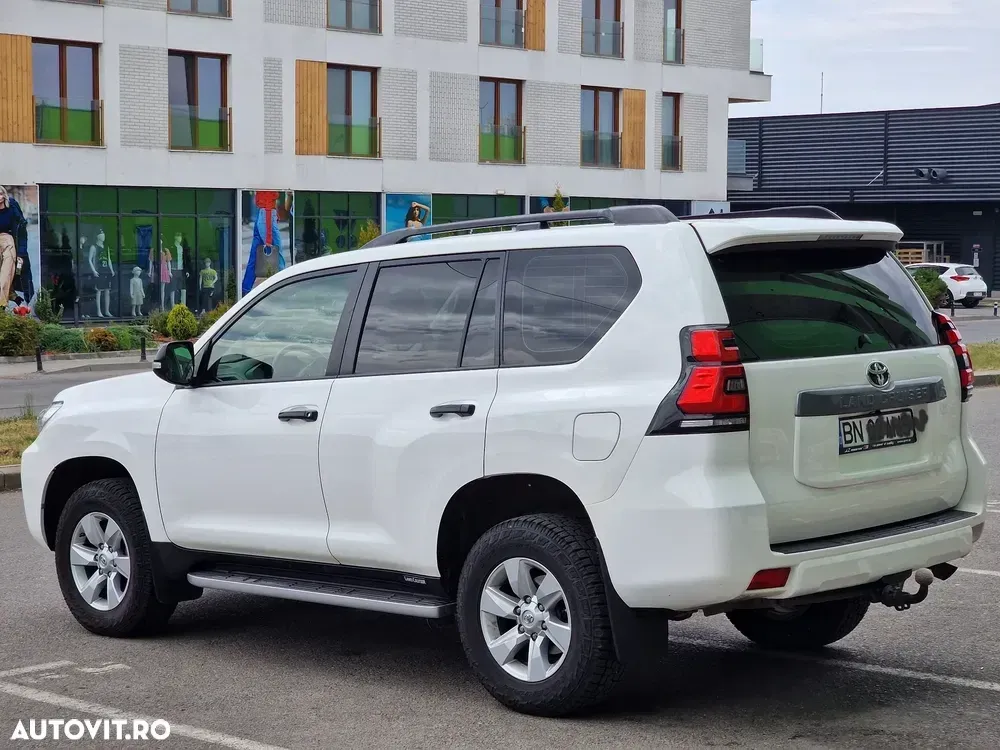 Toyota Land Cruiser 2.8 D-4D — imagine 3