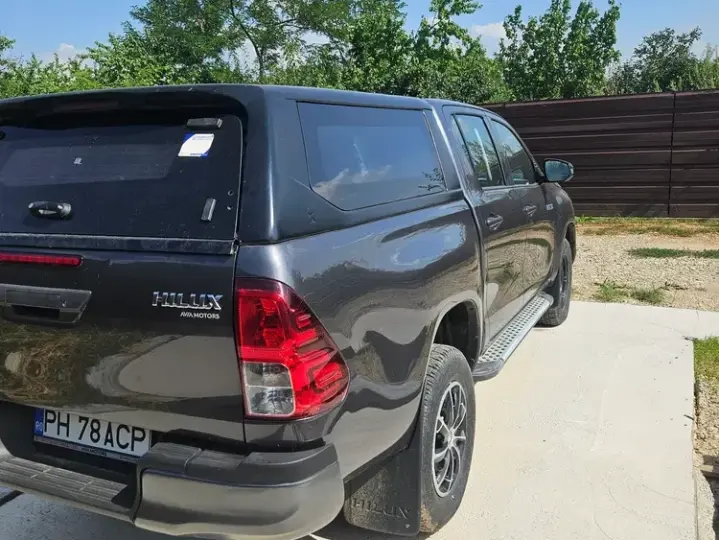 Toyota Hilux VIII 2.4D 150CP 4x4 Double Cab 6MT Comfort