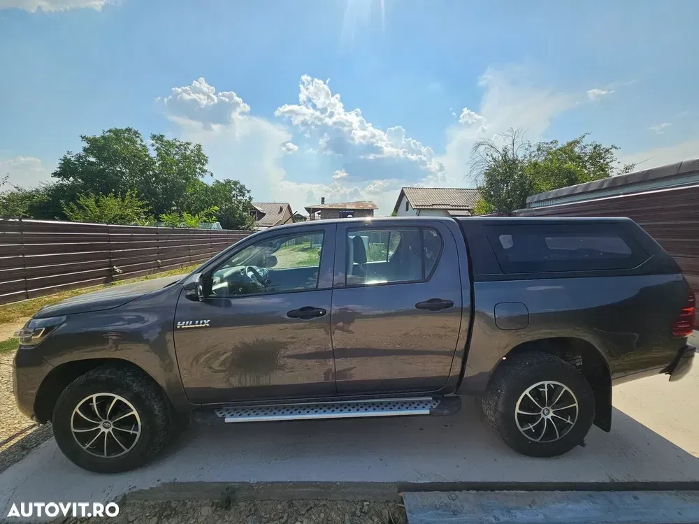 Toyota Hilux VIII 2.4D 150CP 4x4 Double Cab 6MT Comfort — imagine 4