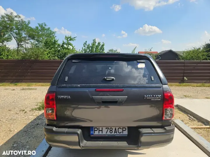 Toyota Hilux VIII 2.4D 150CP 4x4 Double Cab 6MT Comfort