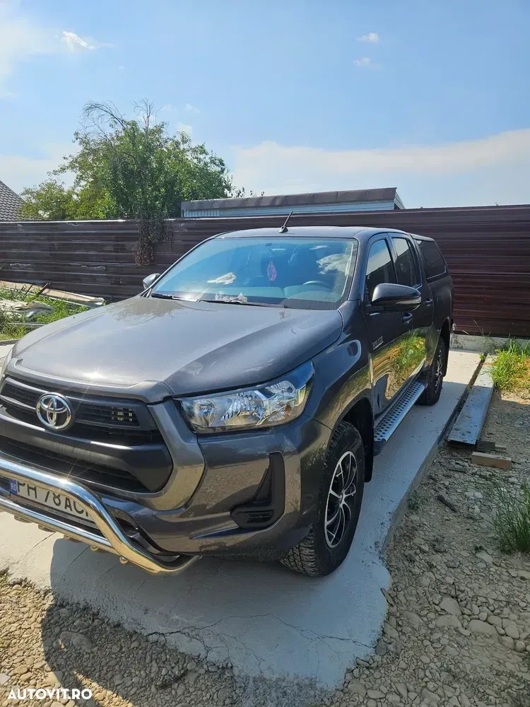 Toyota Hilux VIII 2.4D 150CP 4x4 Double Cab 6MT Comfort — imagine 3