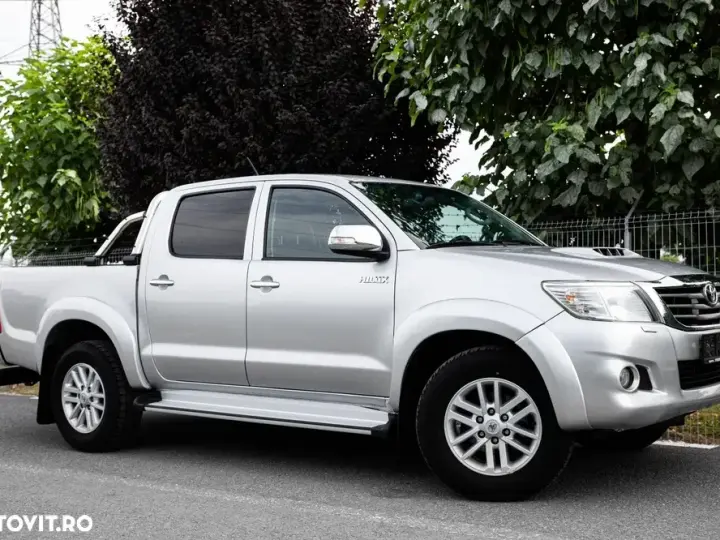 Toyota Hilux VIII 4x4 Cabina Dubla Style+