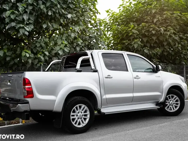 Toyota Hilux VIII 4x4 Cabina Dubla Style+