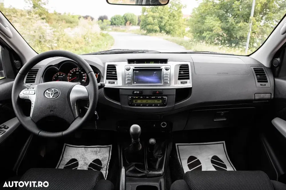 Toyota Hilux VIII 4x4 Cabina Dubla Style+ — imagine 5