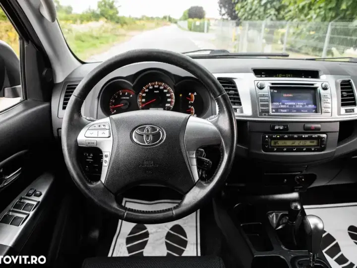 Toyota Hilux VIII 4x4 Cabina Dubla Style+