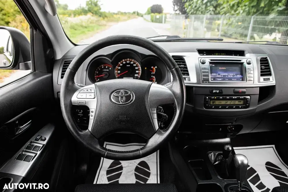 Toyota Hilux VIII 4x4 Cabina Dubla Style+ — imagine 6