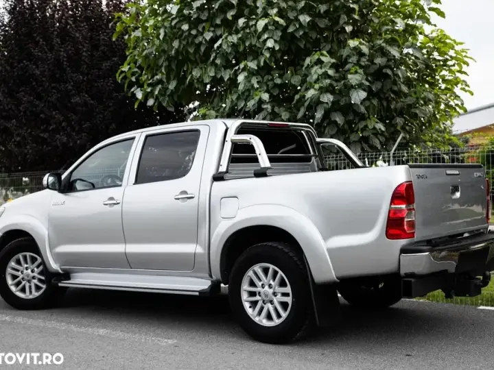 Toyota Hilux VIII 4x4 Cabina Dubla Style+