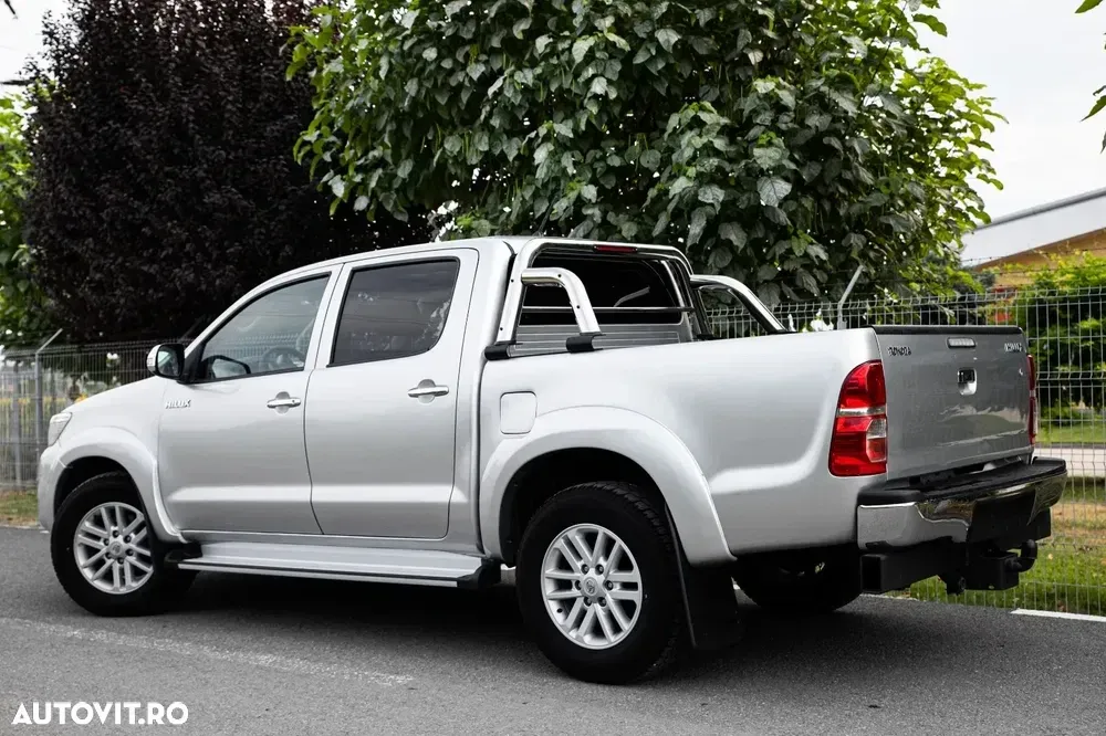 Toyota Hilux VIII 4x4 Cabina Dubla Style+ — imagine 4