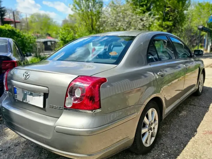 Toyota Avensis II 1.8 Sdn. Sol