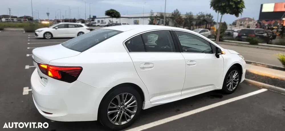 Toyota Avensis 2.0 D-4D Executive — imagine 2