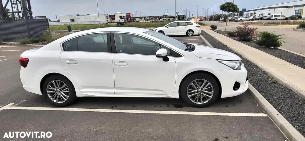 Toyota Avensis 2.0 D-4D Executive — imagine 3