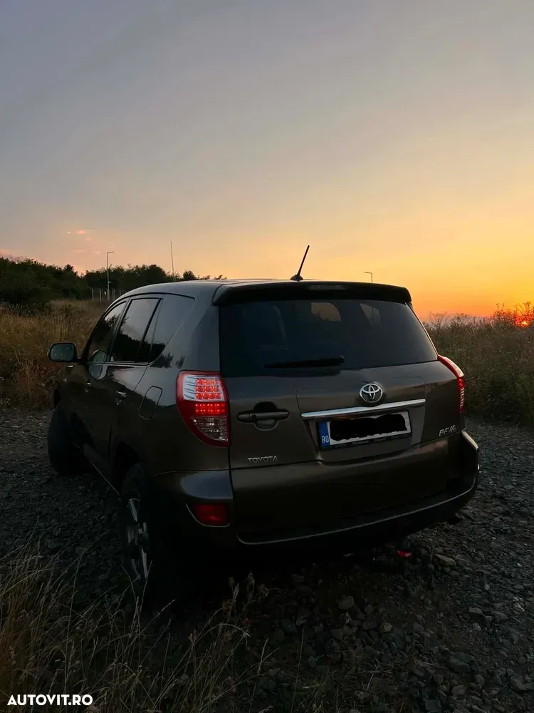 Toyota RAV4 III 2.2 D-4CAT 4WD Aut Executive — imagine 4