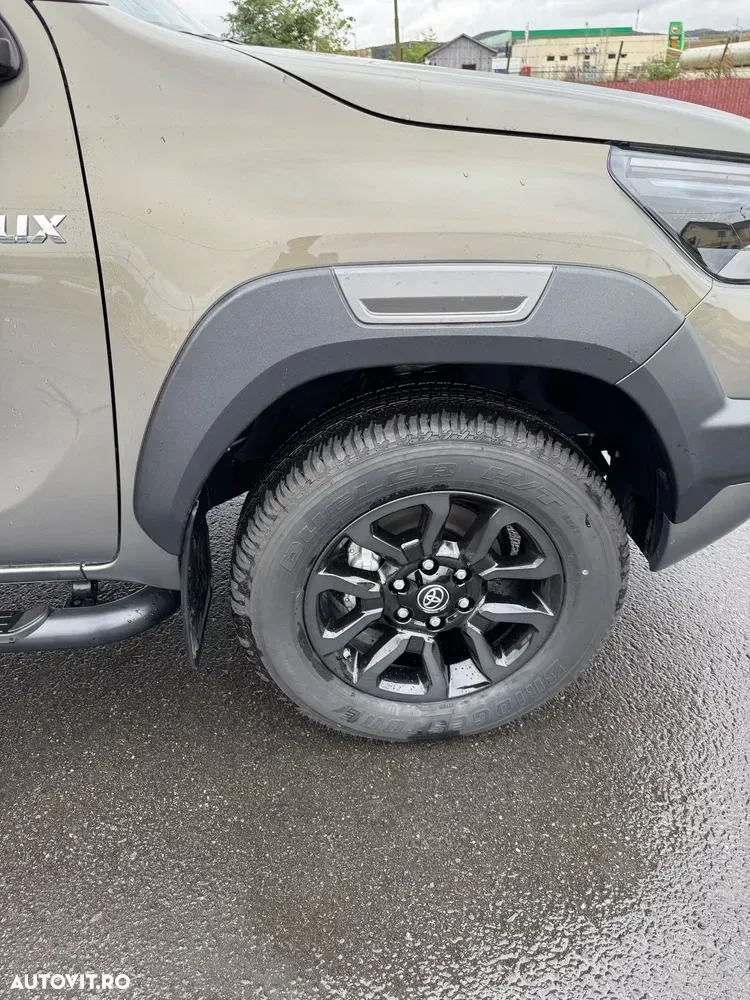 Toyota Hilux 4x4 Double Cab MHEV Autm. Invincible — imagine 5