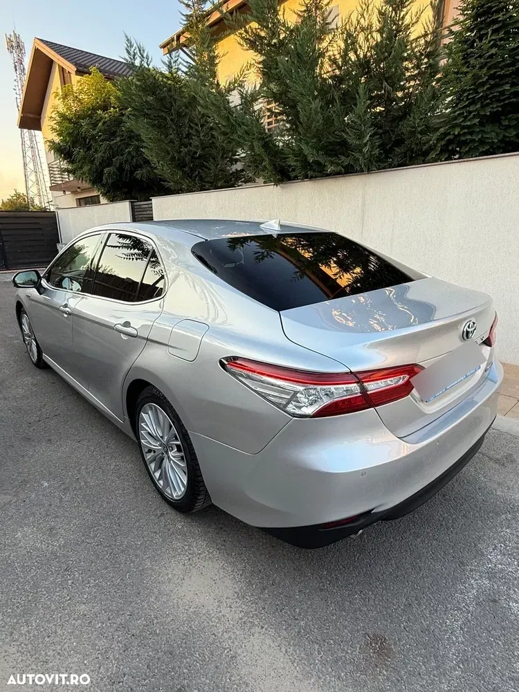 Toyota Camry 2.5 Dynamic — imagine 6