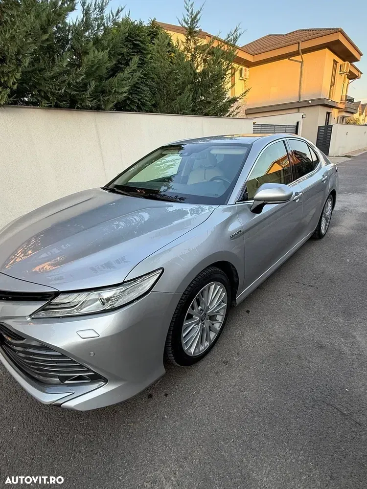 Toyota Camry 2.5 Dynamic — imagine 5