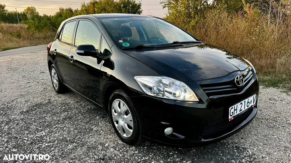 Toyota Auris 1.6 L Valvematic M/M Executive — imagine 2
