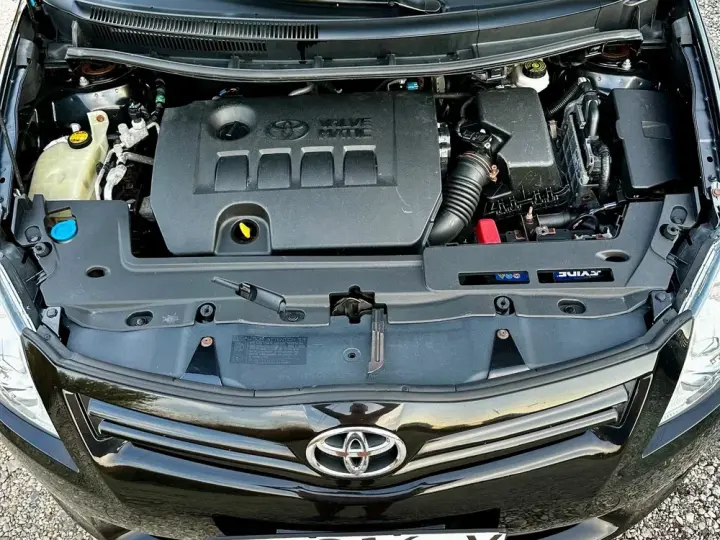 Toyota Auris 1.6 L Valvematic M/M Executive