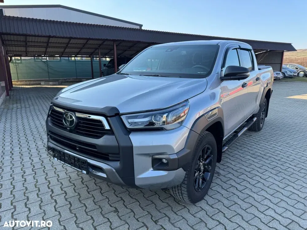 Toyota Hilux 4x4 Double Cab MHEV Autm. Invincible — imagine 3