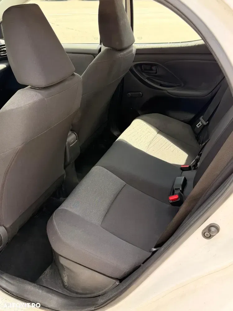 Toyota Yaris — imagine 5